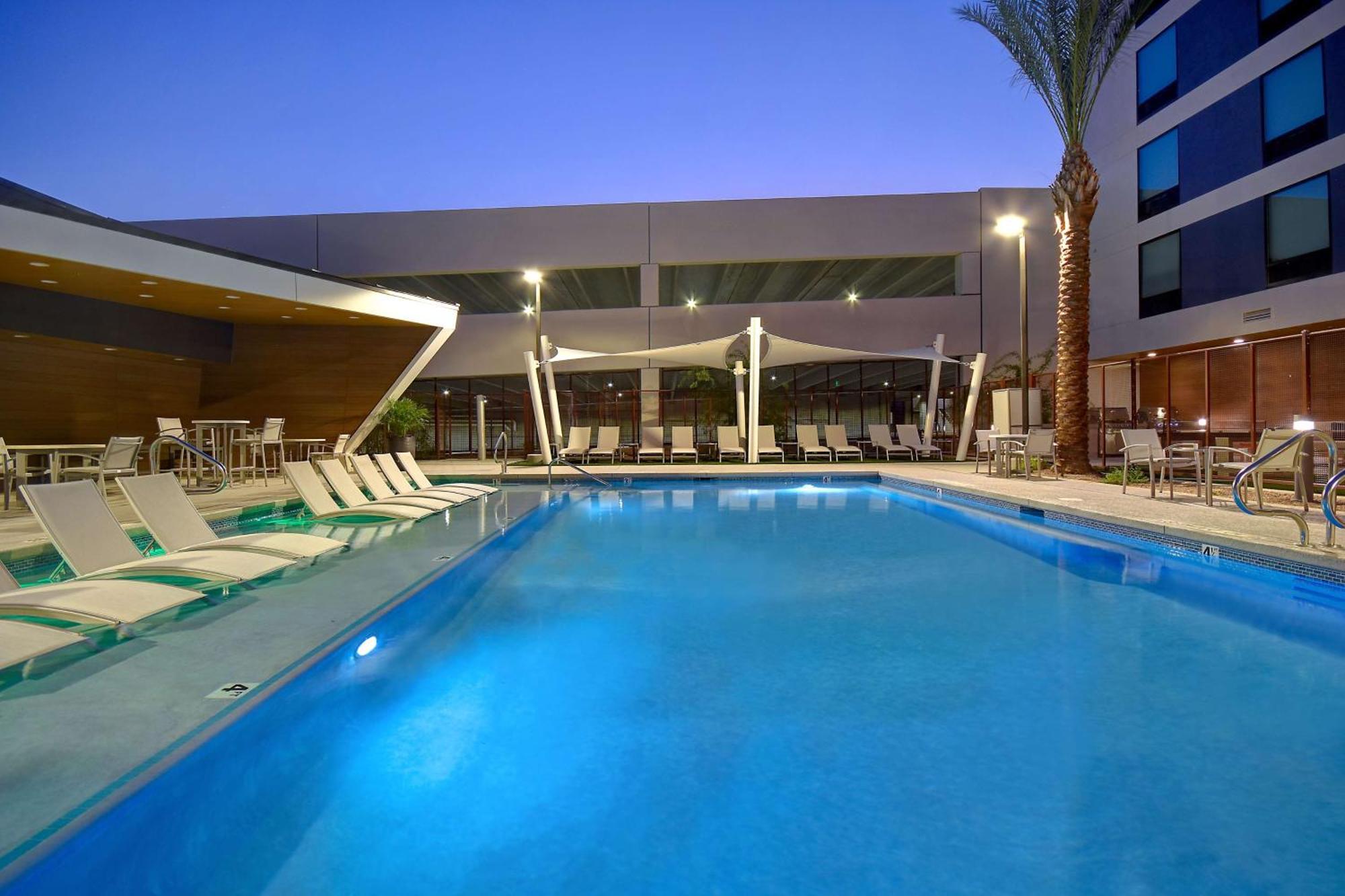 Home2 Suites By Hilton Las Vegas Convention Center - No Resort Fee Exterior photo