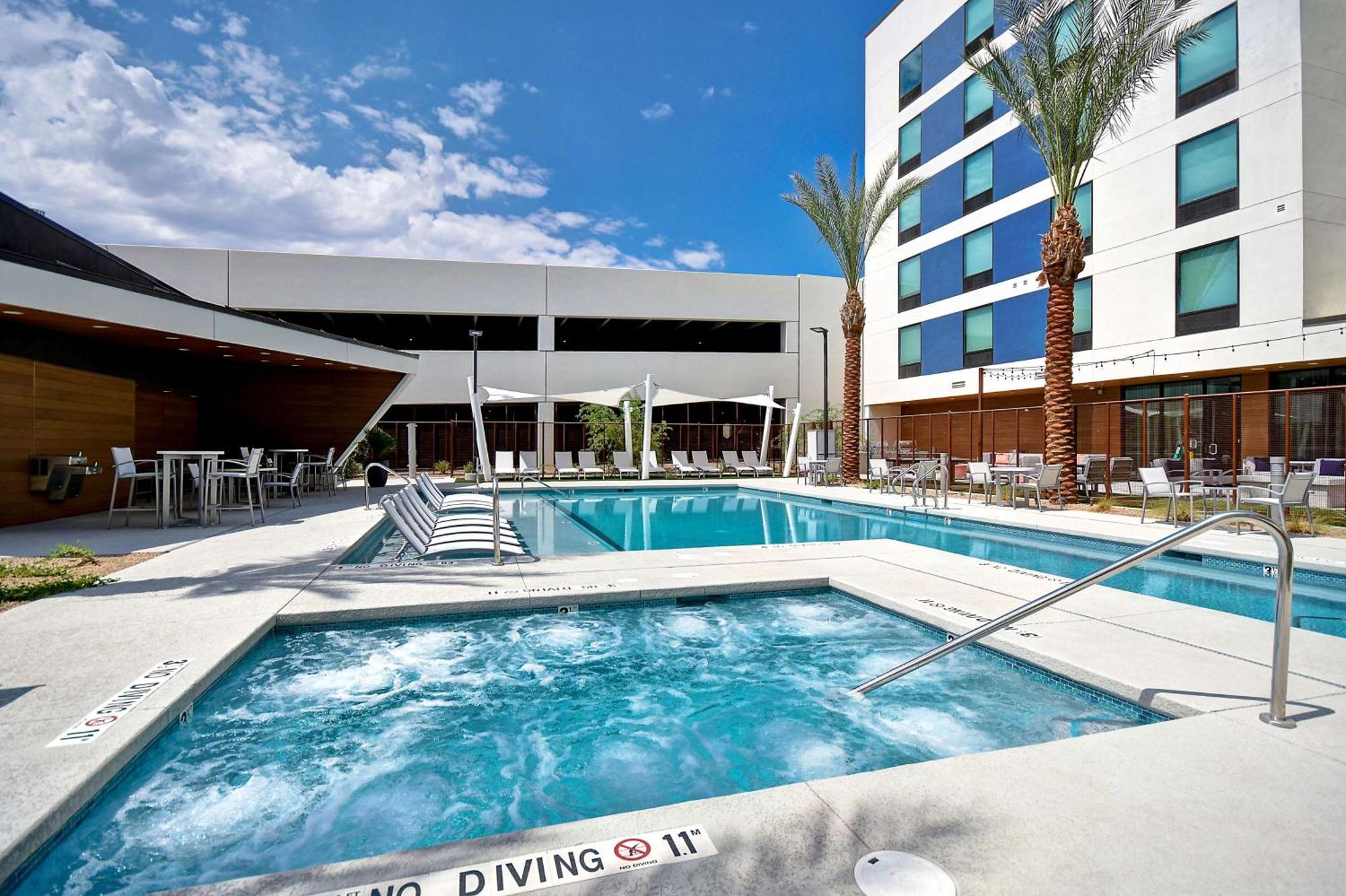 Home2 Suites By Hilton Las Vegas Convention Center - No Resort Fee Exterior photo