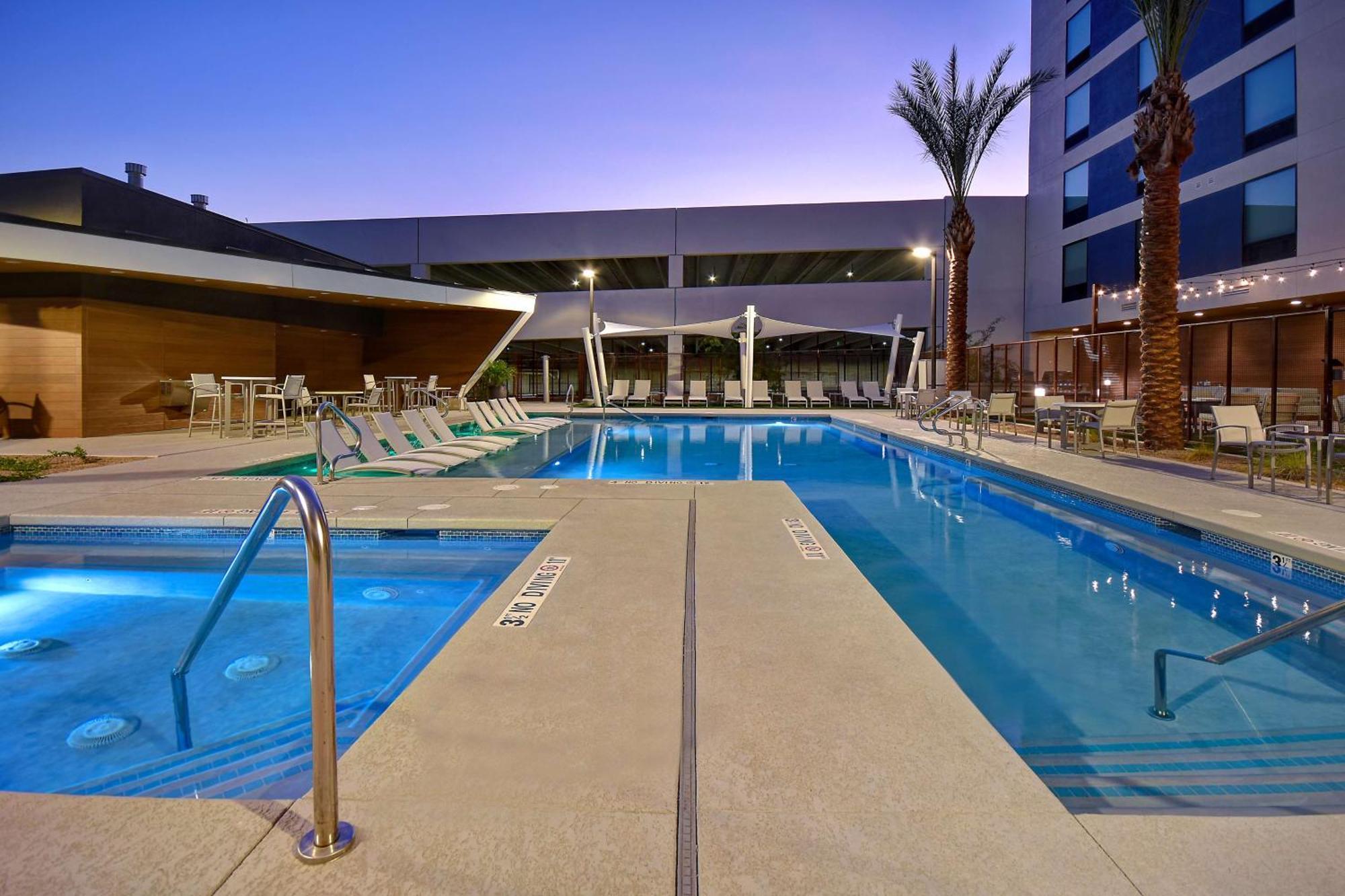 Home2 Suites By Hilton Las Vegas Convention Center - No Resort Fee Exterior photo